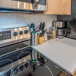 Prime Otr, 3 Lux Queen Beds, Two 55In Tvs, Steps To Tql, Findlay Market, Light Rail, Fast Wifi
