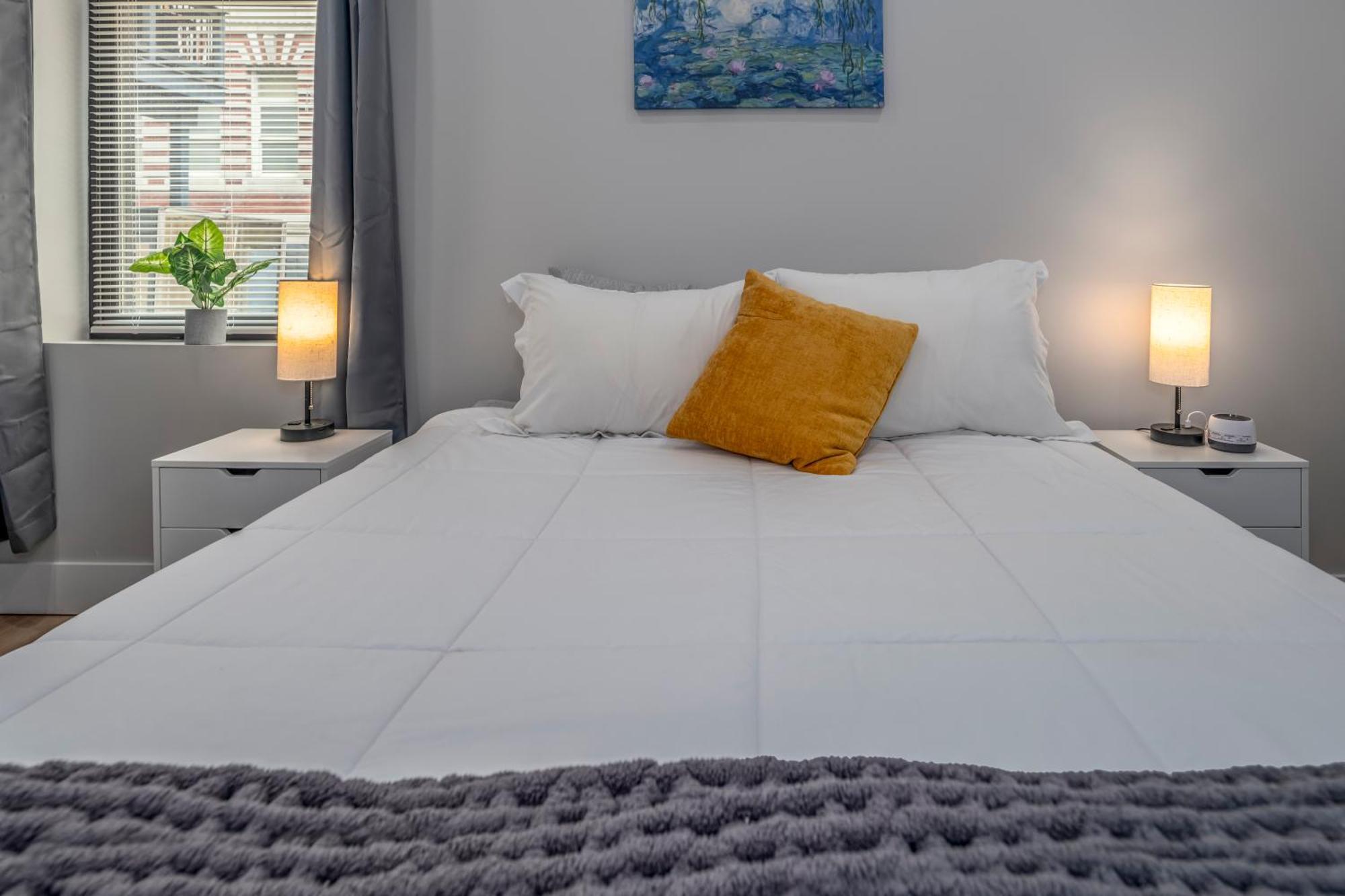 Prime Otr, 3 Lux Queen Beds, Two 55in Tvs, Steps To Tql, Findlay Market, Light Rail, Fast Wifi Apartamento *