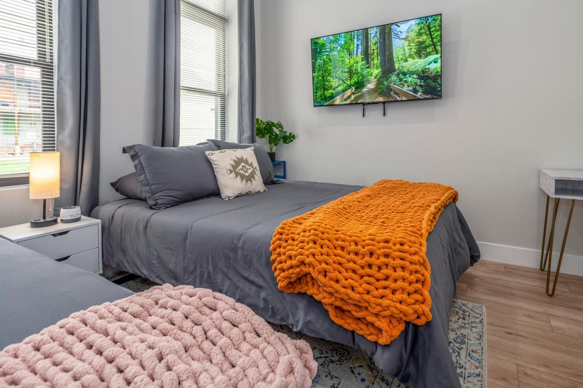 Apartamento Prime Otr, 3 Lux Queen Beds, Two 55in Tvs, Steps To Tql, Findlay Market, Light Rail, Fast Wifi
